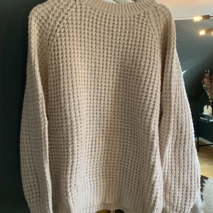 Stickad tröja  - Supergosig stickad tröja från lager157 i storlek M!