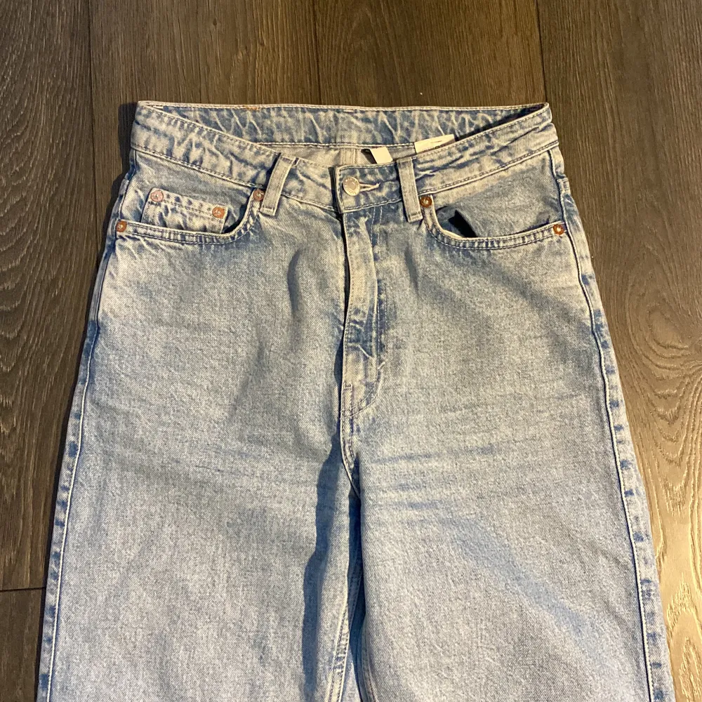 Straight jeans från weekday i modellen Rowe, strl W 26 L 34. Jeans & Byxor.