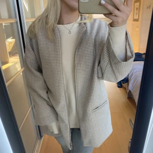 Vår jacka - Kommer inte till användning! Skriv vid frågor💕