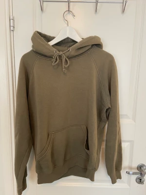 Grön hoddie från bikbok 💚 - Grön hoddie från bikbok i storlek S💚