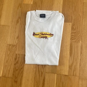 Sweet Skateboard T-shirt - Skick 8/10, storlek M