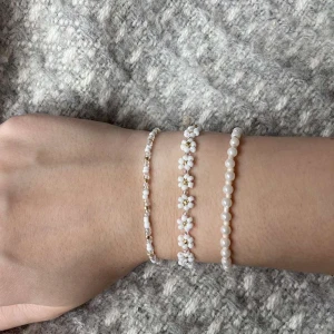 Armband  - 15 kr/st💗 om man köper fler får man rabatt 💗