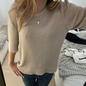 Tröja  - Så fin tröja som inte kommer till användning längre Skiv för frågor eller funderingar ❤️❤️🥰🥰