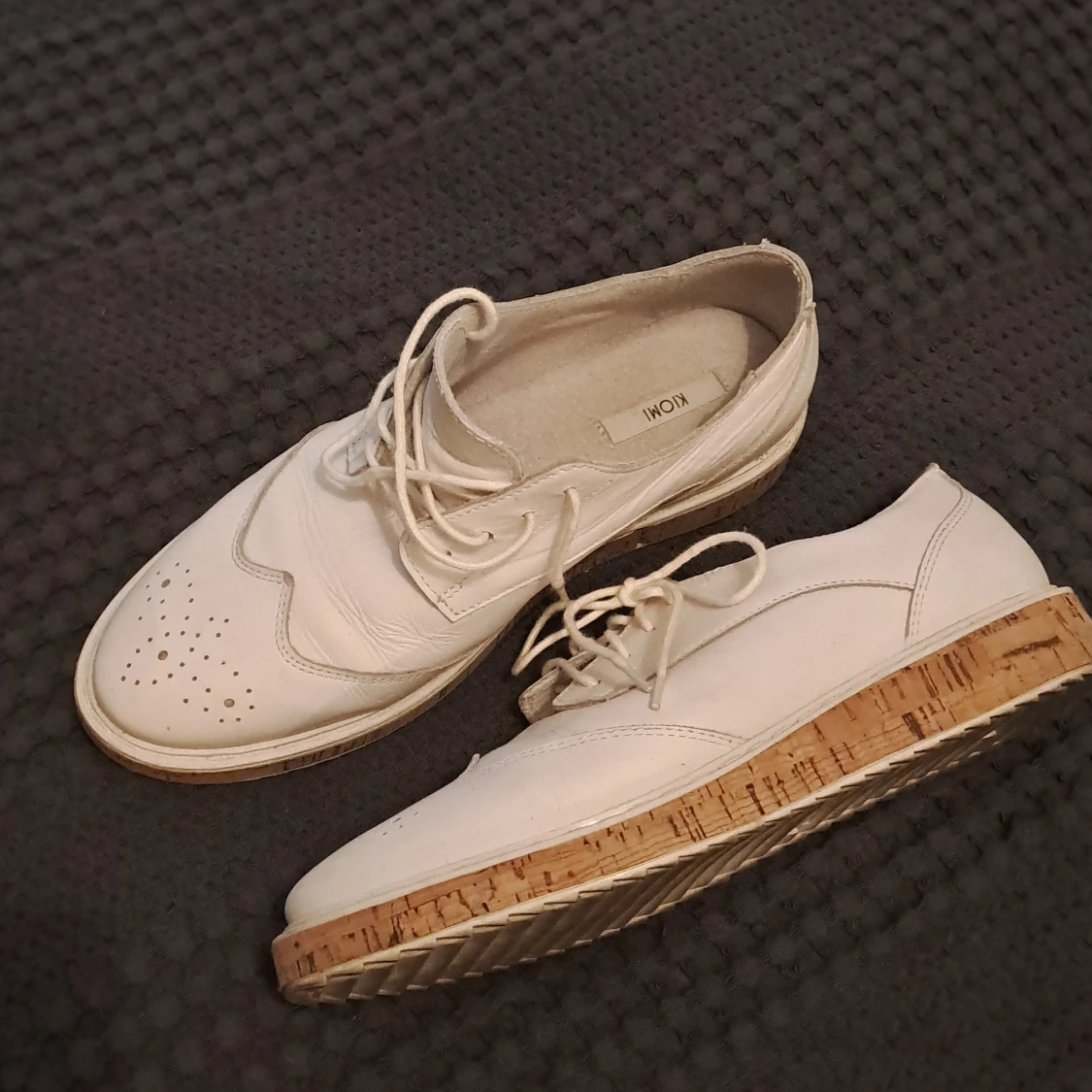 Finsko i vit läder - 91