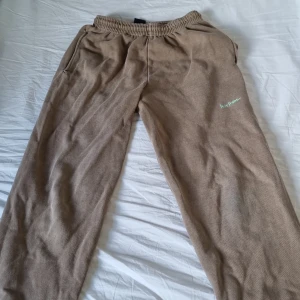 Mjukis byxor - Mjukis byxor från Urban outfiters 