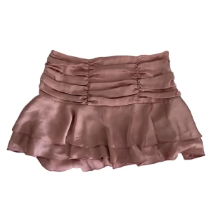 Volang kjol  - Kontakta vid intresse <3