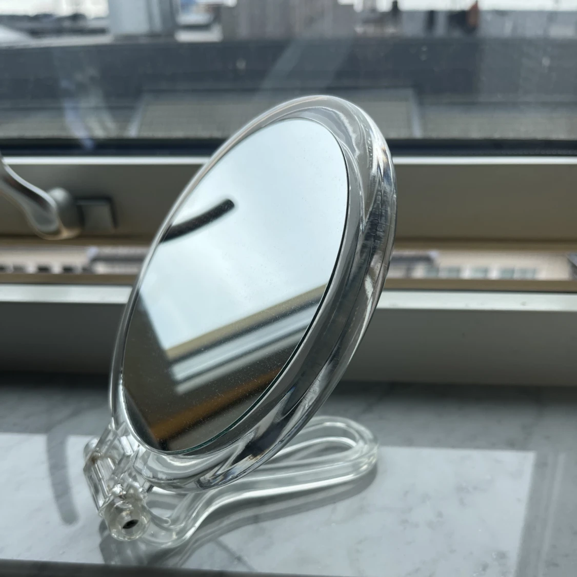 Liten rund sminkspegel  - 90