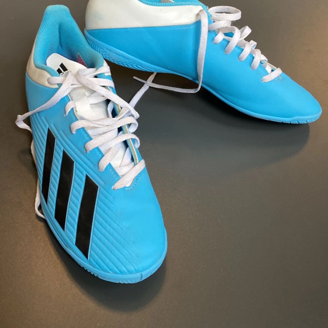 Billiga adidas fotbollsskor  - 90
