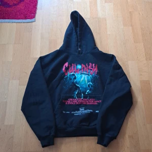 Childish hoodie tgf - Högkvalitet tjock hoodie från childish ett märke gjort av youtube gruppen tgf köpte för 1 500 jätte snyggt tryck och en skön boxy fit/oversized dm för pris