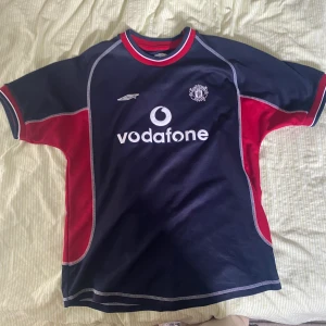 Manchester United Tröja Storlek s/xs - Vintage Manchester United tredjeställ från säsongen 2000/01