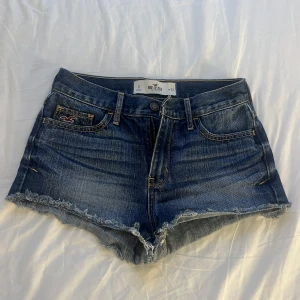 Hollister shorts - Skit finaa jeans shorts från Hollister som knappt är använda av mig pga de är för små💕💕