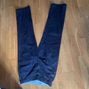 Dickies 874 - Svarta dickies byxor, endast lite noppror på benen. Säljer då det har blivit för stora