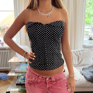 Korsett!  - Snygg korsett! Passar L eller någon mindre med större byst! 