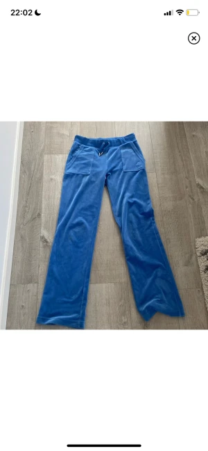 Juicy byxor  - Jag säljer dessa juicy byxor då dom inte kommer till användning och är lite stora! Storlek S