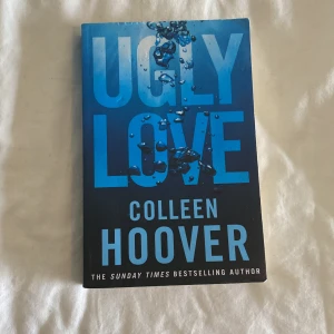 ugly love  - säljer den för har inte plats på min bokhylla längre och behöver pengar - jätte bra bok och skulle vilja behålla den💗💗+30 frakt
