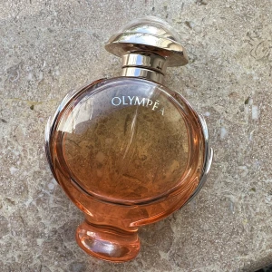 Parfym Paco Rabanne Olympea  - 50 ml cirka 75 % kvar. Nypris 850.