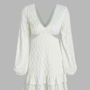 Studentklänning  - Detta är en superfin studentklänning som aldrig används. Säljer den nu för att den tyvärr är förliten💗