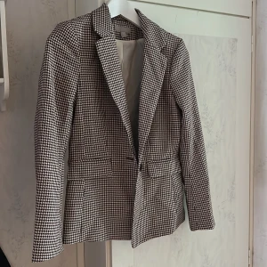 Kavaj - Helt oanvänd kavaj från HM. Storlek Xs