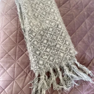 Varm och mysig halsduk  - Jöttesöt halsduk i varmt material❄️ 