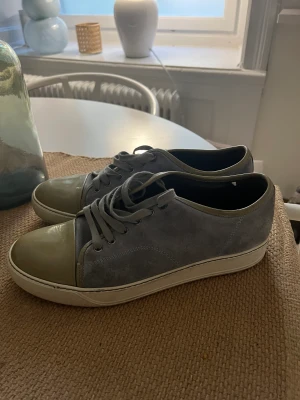 Lanvin sneakers - Lanvin ljusblå sneakers. Storlek 42. Knappt använda 