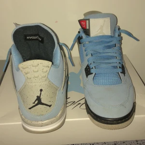 Jordan 4 unc  - 7/10 skick, kan mötas i Stockholm. Priset är förhandlingsbart. Låda ingår 