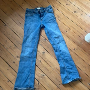 Jeans - Nyskick använda kanske fyra gånger? 