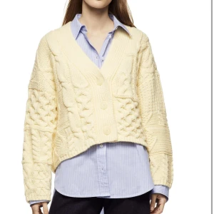 Stickad tröja från zara  - Knappt använd. 