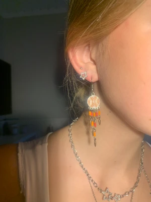 Örhängen  - Superfina örhängen köpt i Thailand för nptt år sen. Jätte bra kvalitet 