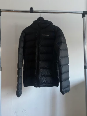 Peak performance  - Peak performance jacka  Cond 7/10 Storlek M Svart