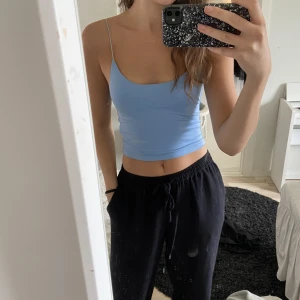 Linne - Blått linne ifrån chiquelle. Storlek S. Normal passform. Använt endast en gång.