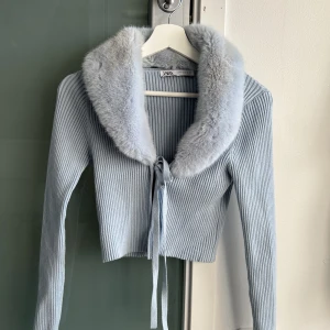 Zara tröja - Tröja med pälskrage från zara