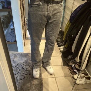 Hope Rush Jeans storlek 31 NYSKICK - Nyskick, endast använda ett fåtal gånger. Nypris 1900kr.