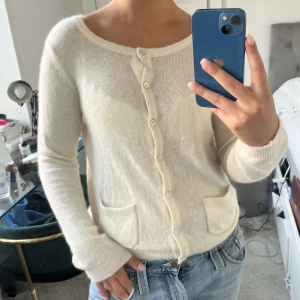 Kofta!  - Så najs kofta med angora i vilket gör att den i har magiskt material!