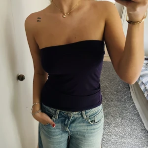 Bandeau topp - Snygg lila bandeau topp- uppskattar storlek S men stretchig så passar större, köpt secondhand❤️