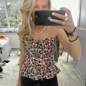 Korsett topp - Såå snygg korsett med najs mönster