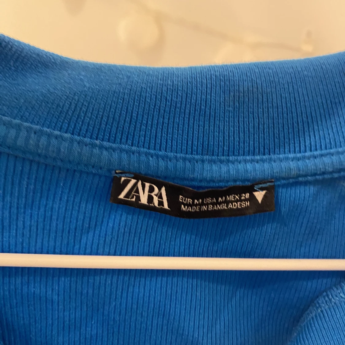 ZARA BLÅ TRÖJA - 90