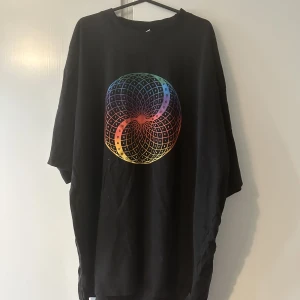 Oversized T - Svart t-shirt 