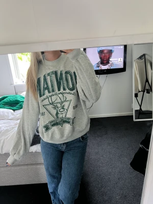 sweatshirt -  sweatshirt från Bershka med tryck 