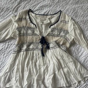 Blus - En jättesöt blus från Odd Molly i superfint skick,💓 hör av dig vid fler frågor💓💓