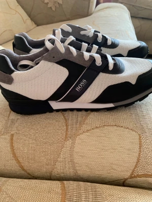 Hugo Boss herr skor från Boozt - Hugo Boss herr skor från Boozt (Nyskick).  