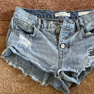 Shorts  - Fina shorts 