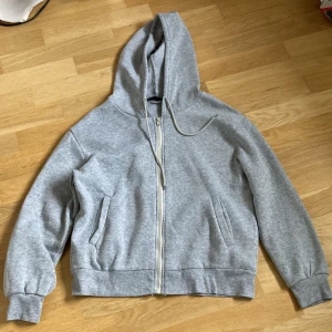 Ziphoddie - Ziphoddie från SHEIN, bra skick, ljusgrå 