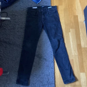 Replay byxor - Köpta på NK ny pris 1799kr skick 9/10 Storlek 31/32 hyperflex