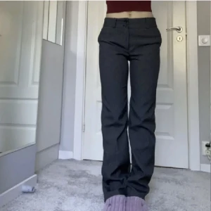 Lågmidjade kostymbyxor  - Skitsnygga Lågmidjade kostymbyxor💓Köpta här på plick men tyvärr något små för mig