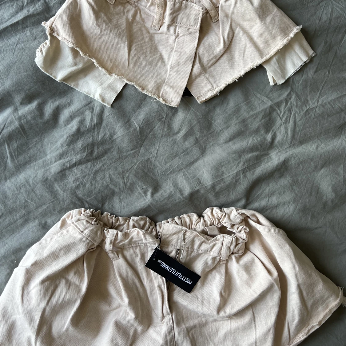 Beige jeans sett  - 90