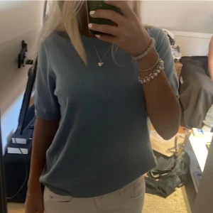 Stickad t shirt  - Stockad t shirt från lindex. oanvänd