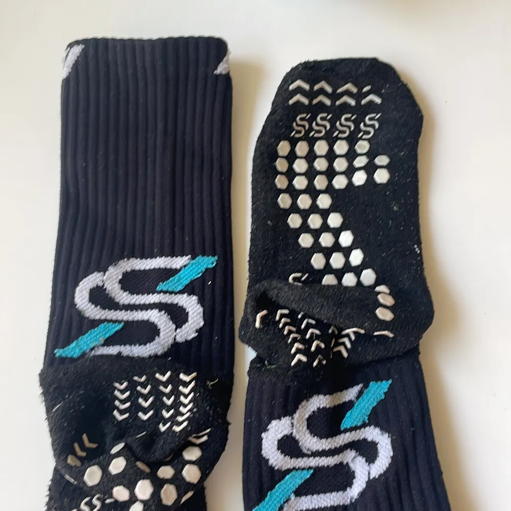 En månad använda skillsocks. Med hyfsat fint skick😊Du står för frakten.. Övrigt.