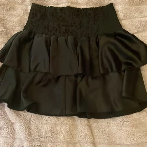 Volang kjol  - Använd fåtals gånger, för bild på skriv till mig💗storlek M