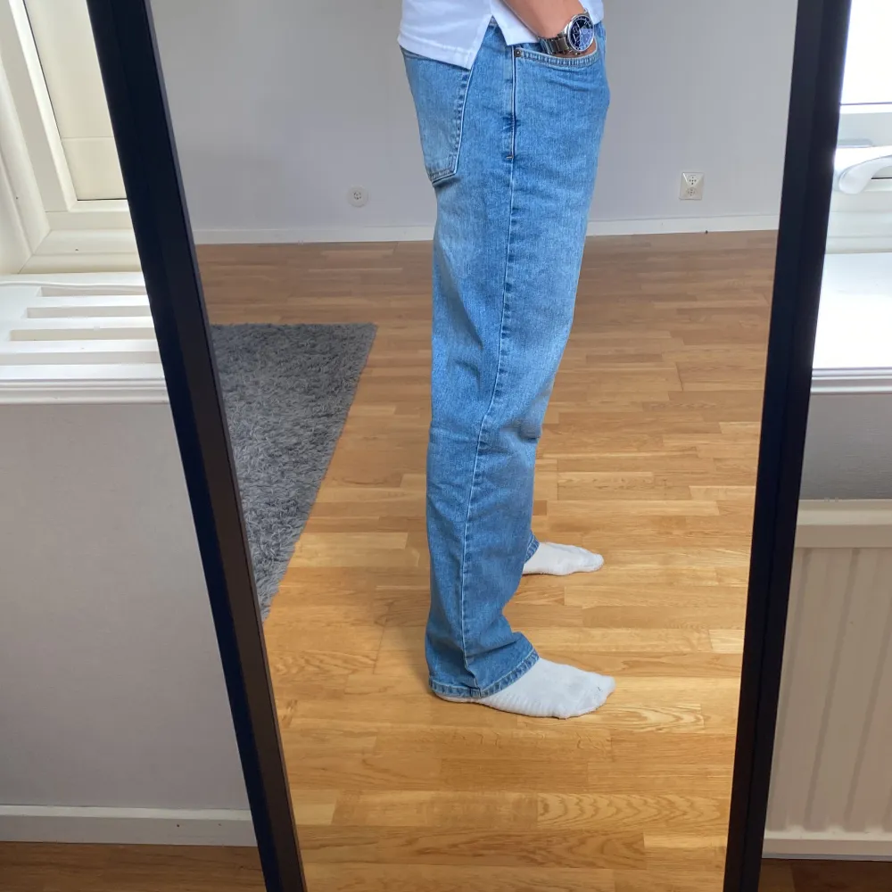 Säljer dessa jeans som jag inte använder längre, dom är i bra skick, använda några gånger men funkar bra till det mesta. Pris går att diskutera.. Jeans & Byxor.