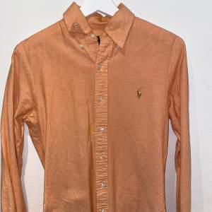 Polo Ralph Lauren skjorta Bra skick, inga synliga defekter Slim fit stretch oxford Storlek:S Pris:199